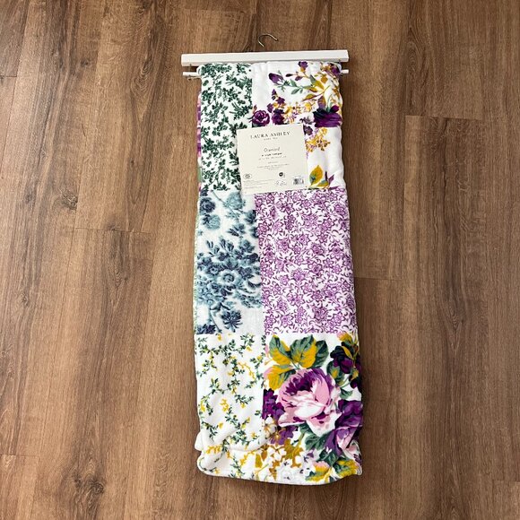NEW Laura Ashley Cottage Floral Oversized Plush Throw - Picture 6 of 9